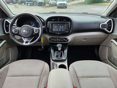 Used 2020 Kia Soul LX FWD image 12