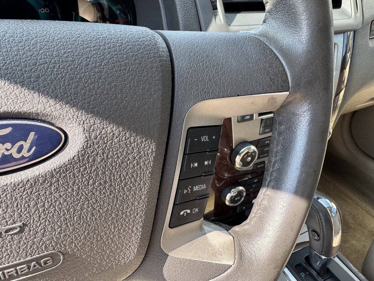 Used 2010 Ford Fusion SEL FWD image 14