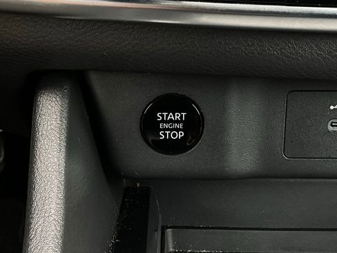 Used 2025 Nissan Rogue SV image 26