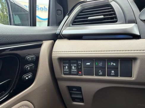 Used 2020 Honda Odyssey Elite image 24