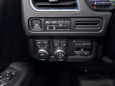 Certified 2024 GMC Yukon AT4 w/ Max Trailering Package AWD/4WD image 19
