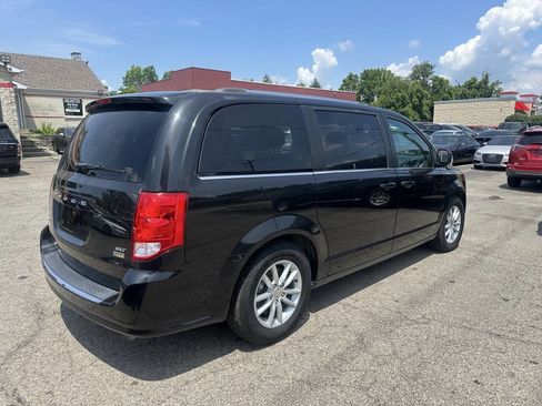 Used 2019 Dodge Grand Caravan SXT image 7