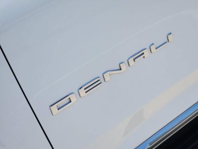Used 2024 GMC Yukon XL Denali RWD image 10