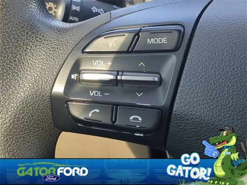 Used 2020 Hyundai Elantra SEL image 26