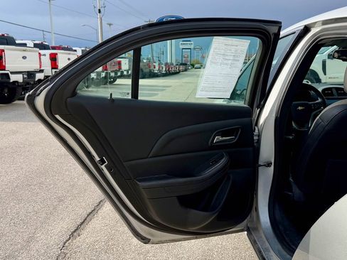 Used 2015 Chevrolet Malibu LT w/ Power Convenience Package image 14