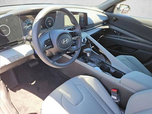 New 2026 Hyundai Elantra Limited FWD image 3