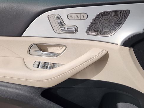 Used 2025 Mercedes-Benz GLS 450 4MATIC image 16