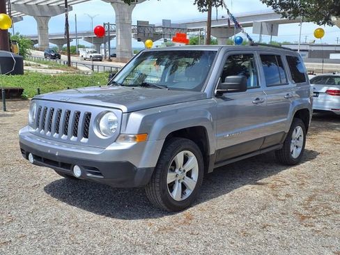 Used 2016 Jeep Patriot Latitude image 3