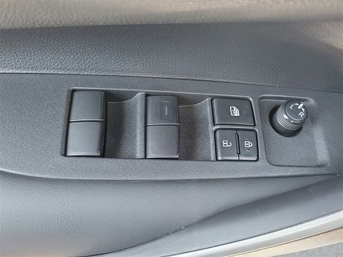 Used 2024 Toyota Corolla SE image 18