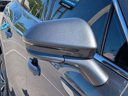 Used 2023 Lincoln Nautilus FWD w/ Premium Package image 11