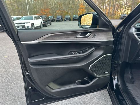 Used 2023 Jeep Grand Cherokee 4WD 4xe image 19