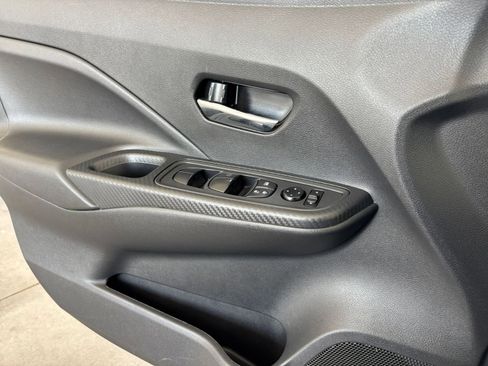 Used 2025 Nissan Versa SV FWD image 18