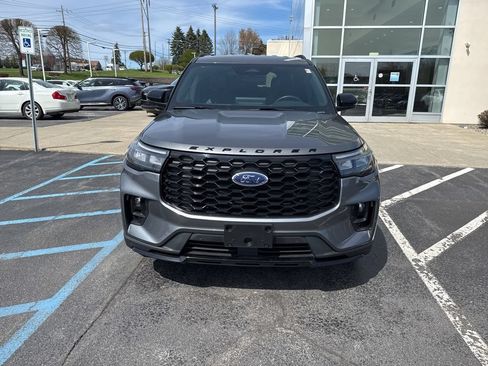 Used 2025 Ford Explorer ST-Line w/ ST-Line Street Pack AWD/4WD image 12