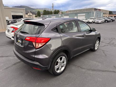 Used 2016 Honda HR-V LX image 3