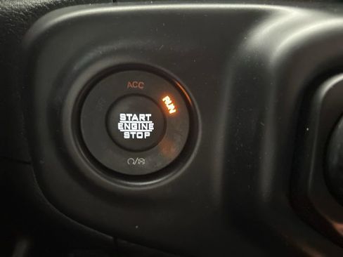 Used 2022 Jeep Wrangler Unlimited Sport image 39