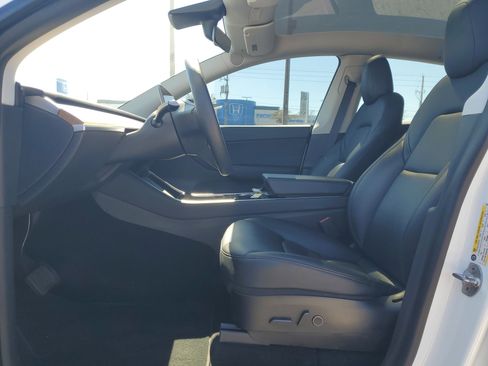 Used 2021 Tesla Model Y Long Range image 13