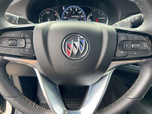 Used 2024 Buick Enclave Avenir w/ Avenir Technology Package image 17