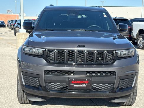Used 2024 Jeep Grand Cherokee L Altitude AWD/4WD image 3