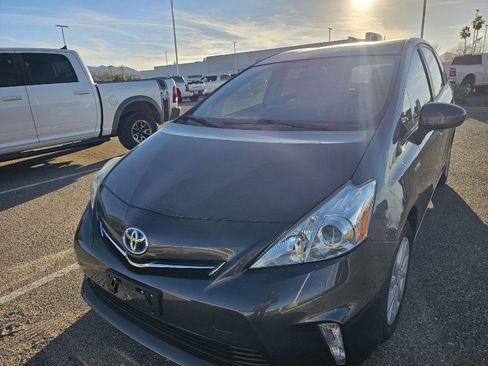 Used 2014 Toyota Prius V Three image 9