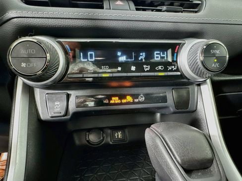 Certified 2023 Toyota RAV4 LE AWD/4WD image 31