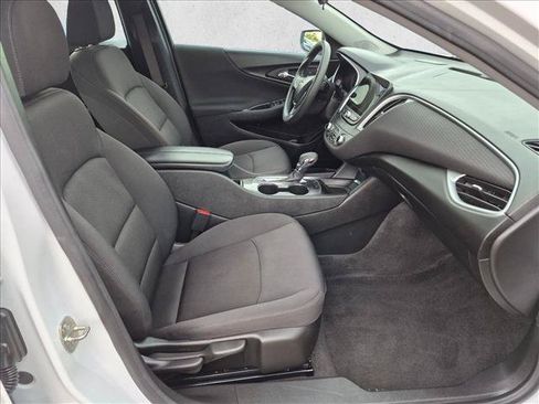 Used 2024 Chevrolet Malibu LT FWD image 12