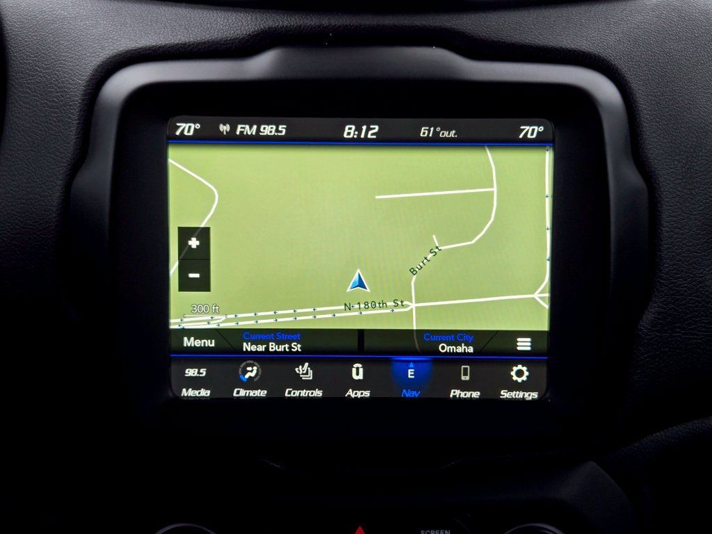Used 2023 Jeep Renegade Trailhawk w/ Trailhawk Elite Group AWD/4WD image 25