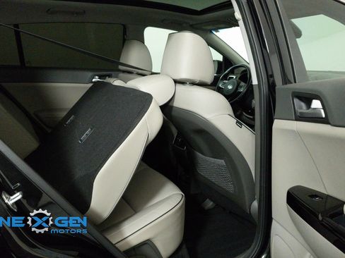 Used 2018 Kia Sportage EX w/ Option Group 040 FWD image 32