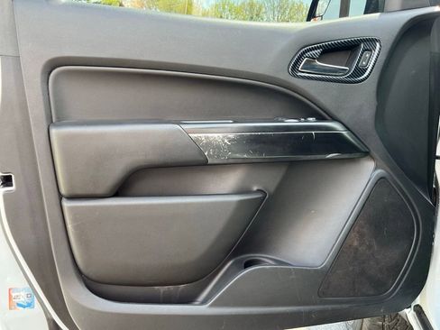 Used 2020 Chevrolet Colorado LT w/ Safety Package AWD/4WD image 11