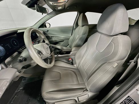 Used 2023 Hyundai Elantra SEL w/ Convenience Package FWD image 21