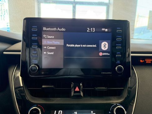Used 2021 Toyota Corolla LE FWD image 41