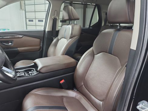 Used 2025 Honda Pilot Elite image 10