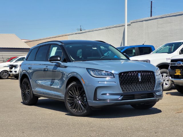 New 2025 Lincoln Corsair AWD w/ Equipment Group 101A image 1
