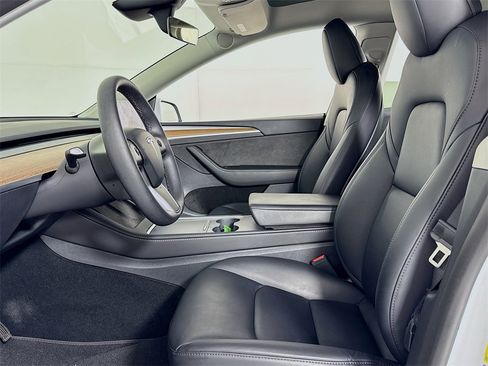 Used 2023 Tesla Model Y 2WD image 12