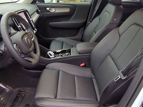 New 2026 Volvo XC40 B5 Plus w/ Protection Package Premier image 15