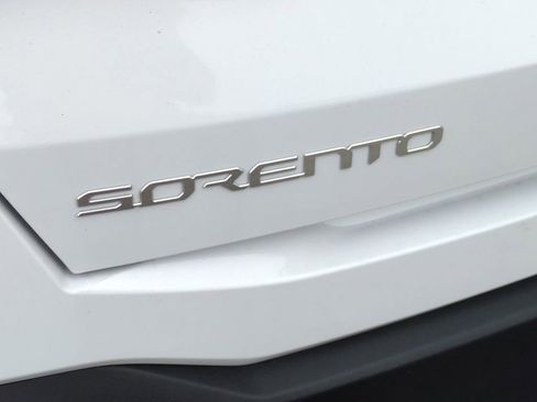 New 2026 Kia Sorento LX FWD image 30