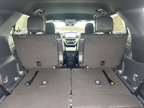 New 2026 Ford Explorer ST-Line w/ ST-Line Street Pack image 11