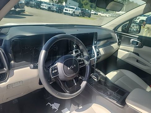 Certified 2022 Kia Sorento S w/ Panoramic Sunroof Package FWD image 23