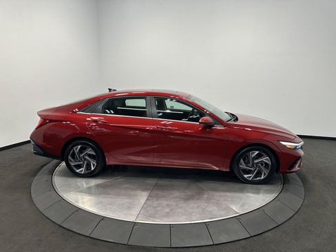 Certified 2024 Hyundai Elantra SEL w/ Convenience Package FWD image 8