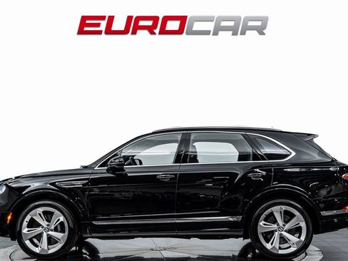 Used 2024 Bentley Bentayga image 2