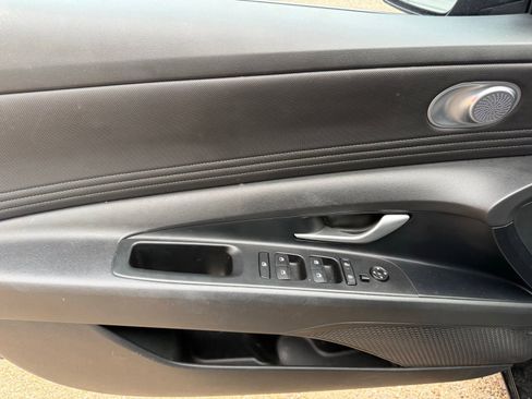 Used 2024 Hyundai Elantra SEL FWD image 8