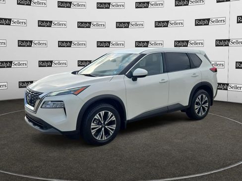 Used 2023 Nissan Rogue SV FWD image 2
