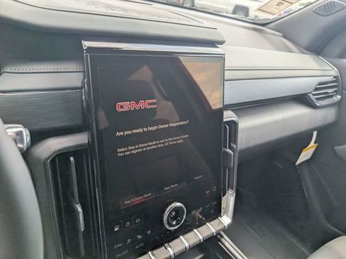 New 2026 GMC Acadia AT4 w/ Luxury Package AWD/4WD image 19
