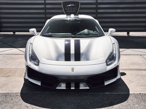 Used 2020 Ferrari 488 Pista Coupe RWD image 16