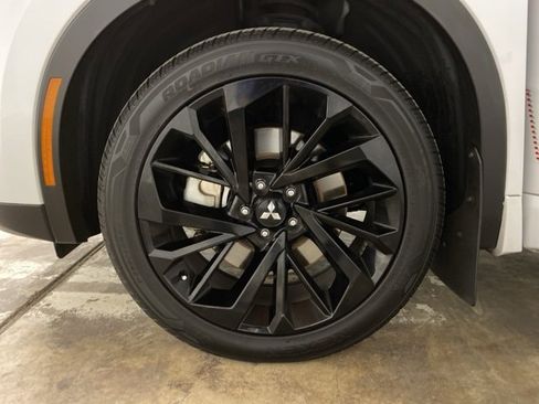 Used 2024 Mitsubishi Outlander Ralliart image 30