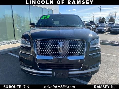 Used 2023 Lincoln Navigator Reserve image 11