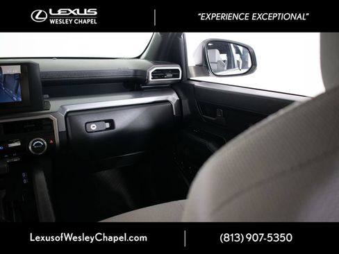 Used 2025 Toyota 4Runner SR5 AWD/4WD image 28
