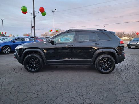 Used 2017 Jeep Cherokee Trailhawk w/ Comfort/Convenience Group image 2