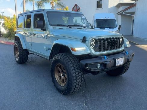 Used 2024 Jeep Wrangler Unlimited w/ LED Headlamp & Fog Lamp Group AWD/4WD image 8
