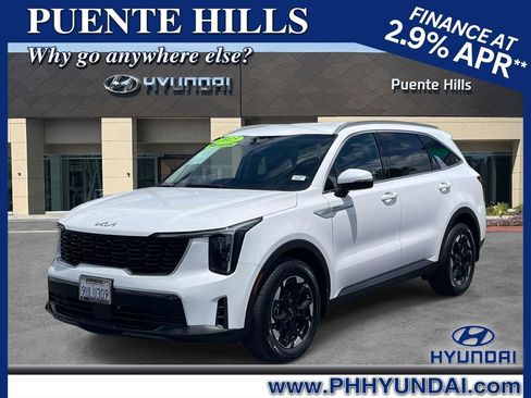 Used 2025 Kia Sorento S FWD image 1