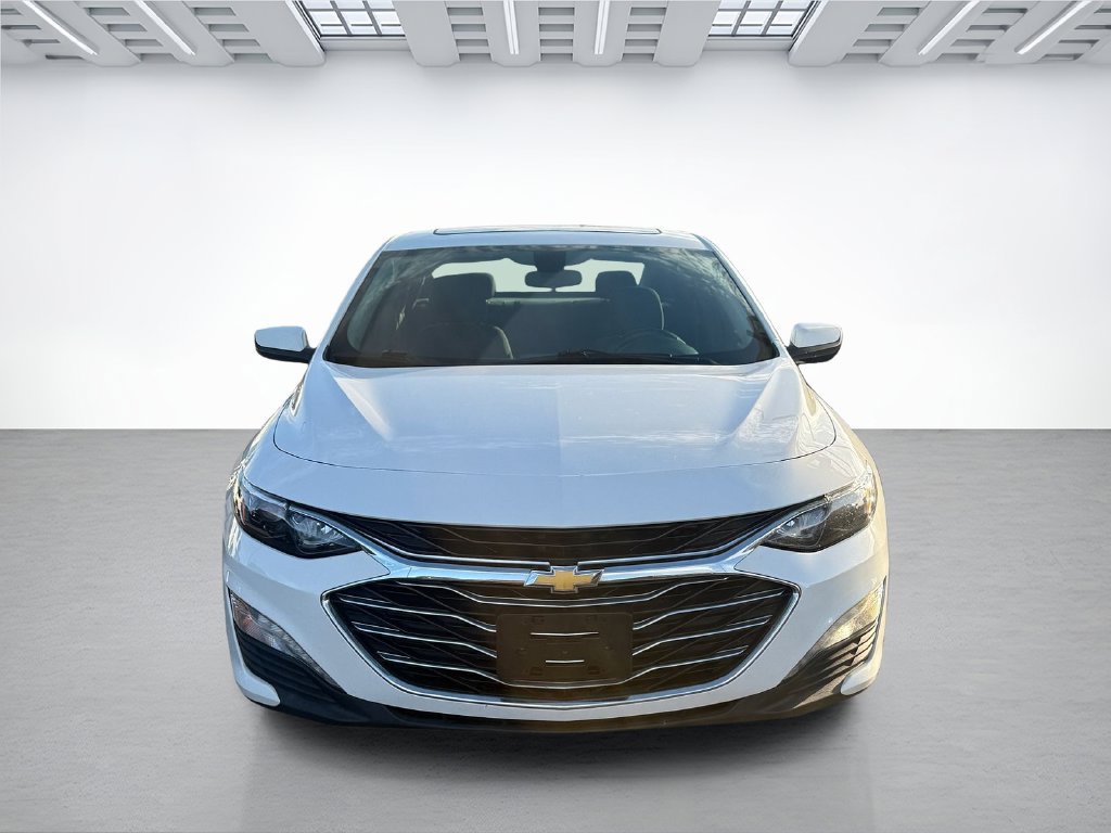 Used 2021 Chevrolet Malibu LT FWD image 2